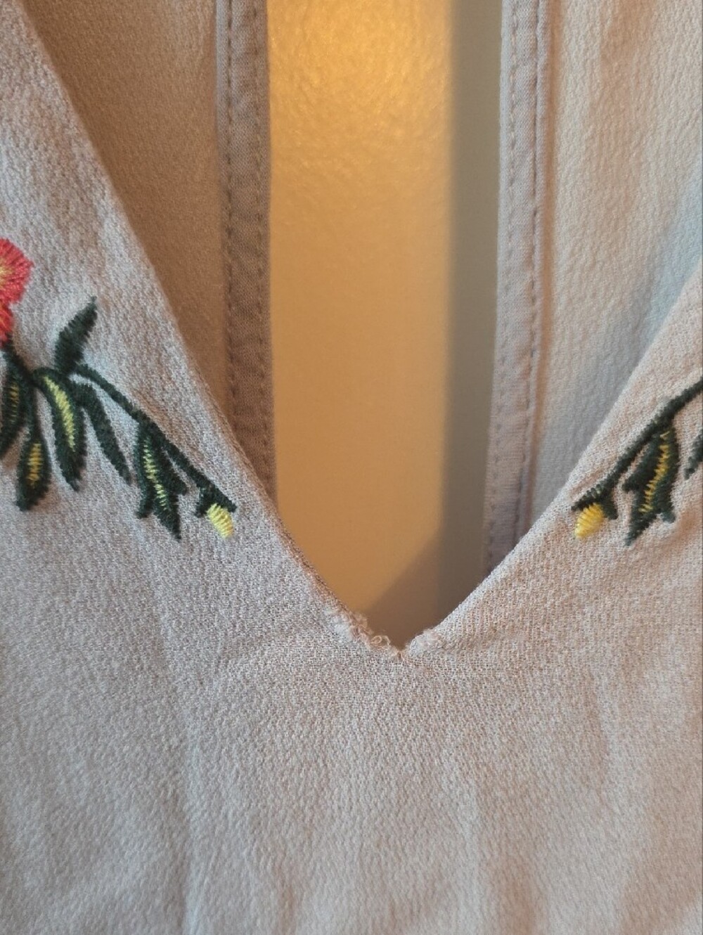 The Impeccable Pig Romper Multicolor Floral Embroidery 🎉 - Picture 3 of 5